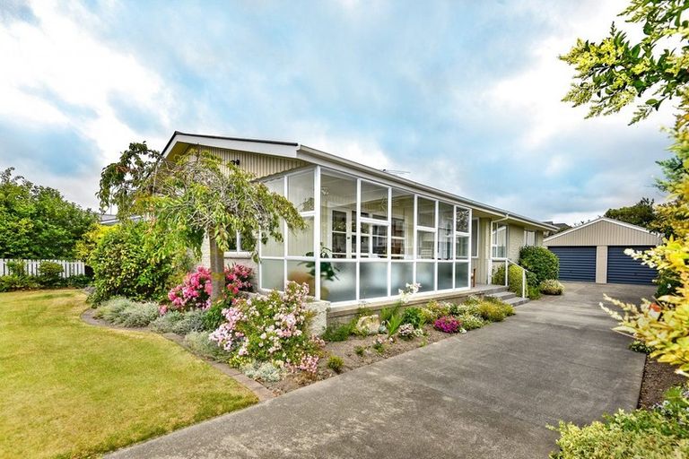 Photo of property in 15 Birkenhead Street, Avonhead, Christchurch, 8042