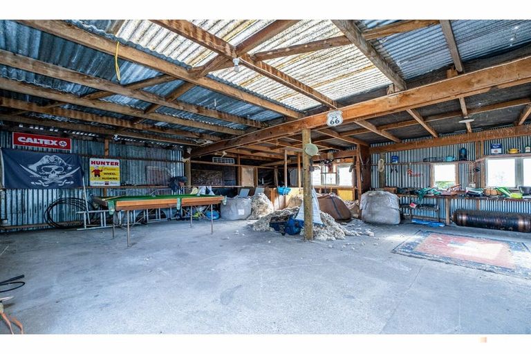 Photo of property in 72 Timaru Road, Waimate, 7924