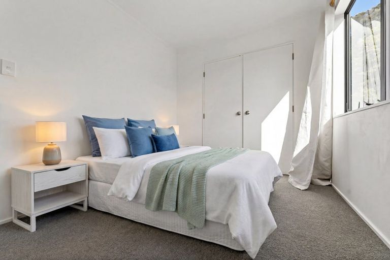 Photo of property in 1/147 Spinella Drive, Bayview, Auckland, 0629