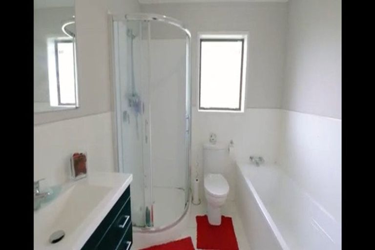 Photo of property in 80a Millbrook Road, Henderson, Auckland, 0612