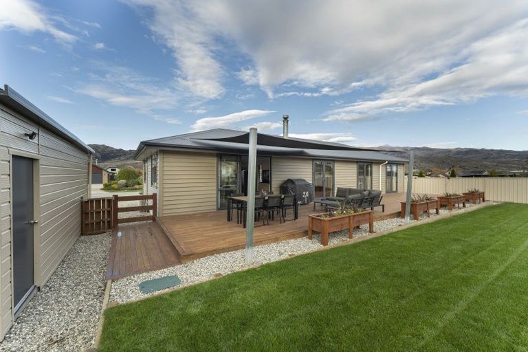 Photo of property in 21 Missy Crescent, Mount Pisa, Cromwell, 9383