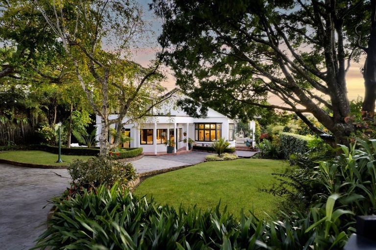 Photo of property in 18 Ridge Lane, New Plymouth, 4310