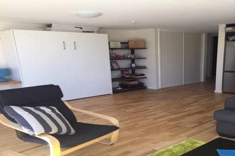 Photo of property in 33 Grove Road, Addington, Christchurch, 8024