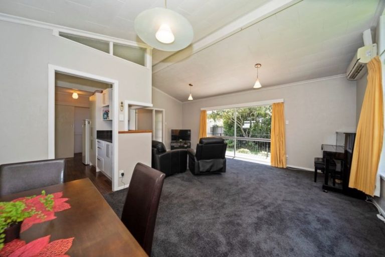 Photo of property in 5 Kahikatea Street, Inglewood, 4330