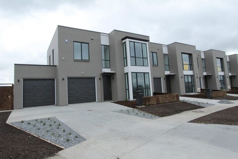 Photo of property in 9 Karokaro Road, Takanini, 2112