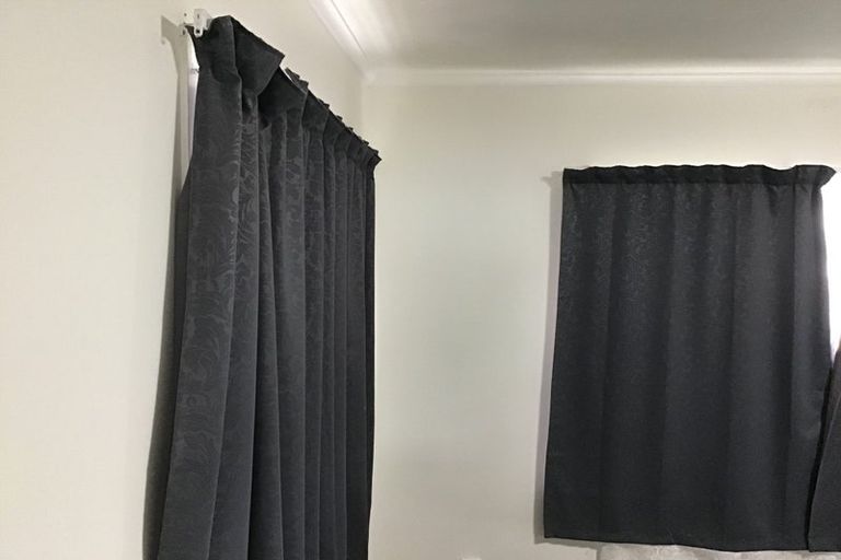 Photo of property in 4 Vanguard Road, Kelston, Auckland, 0602