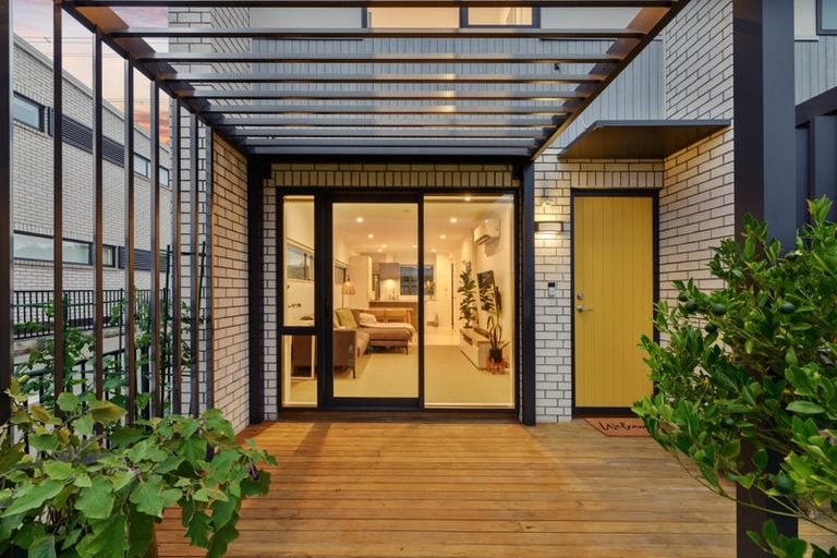 Photo of property in 32a Titoki Street, Te Atatu Peninsula, Auckland, 0610