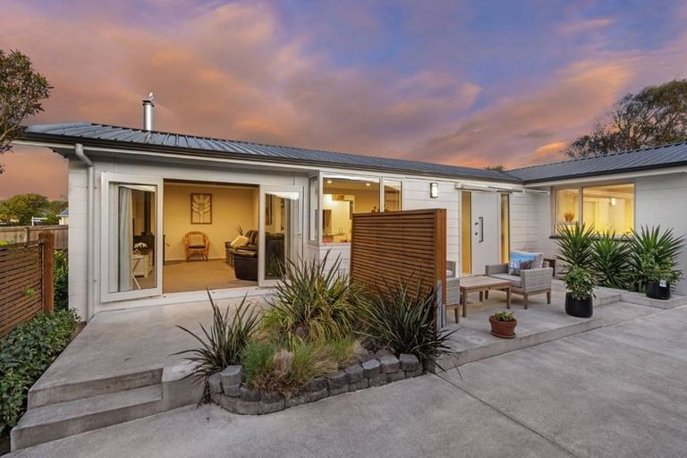 Photo of property in 143 Queenspark Drive, Parklands, Christchurch, 8083