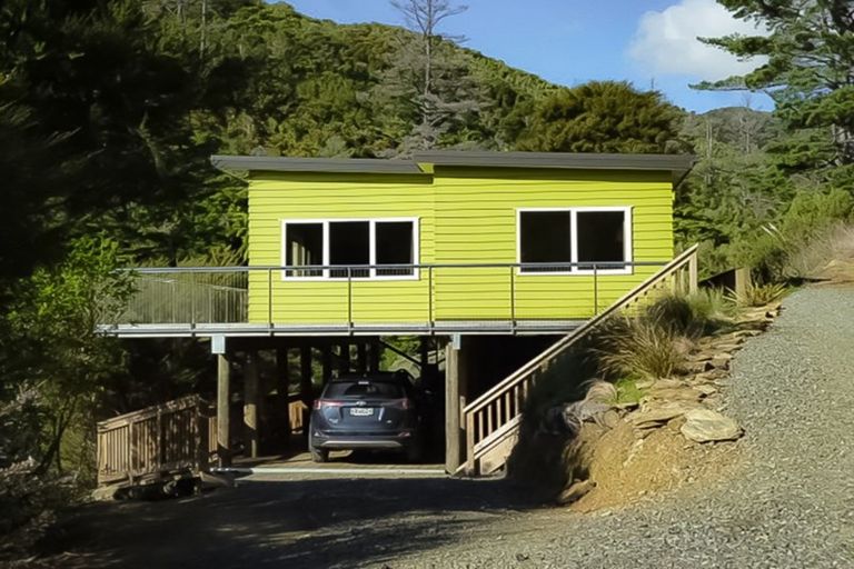 Photo of property in 28 Brough Place, Ngakuta Bay, Picton, 7281