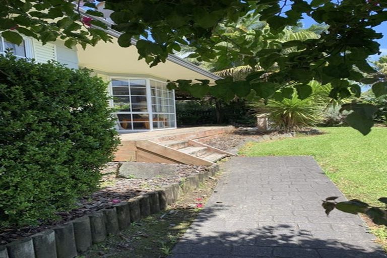 Photo of property in 32 Sandgate Avenue, Botany Downs, Auckland, 2010