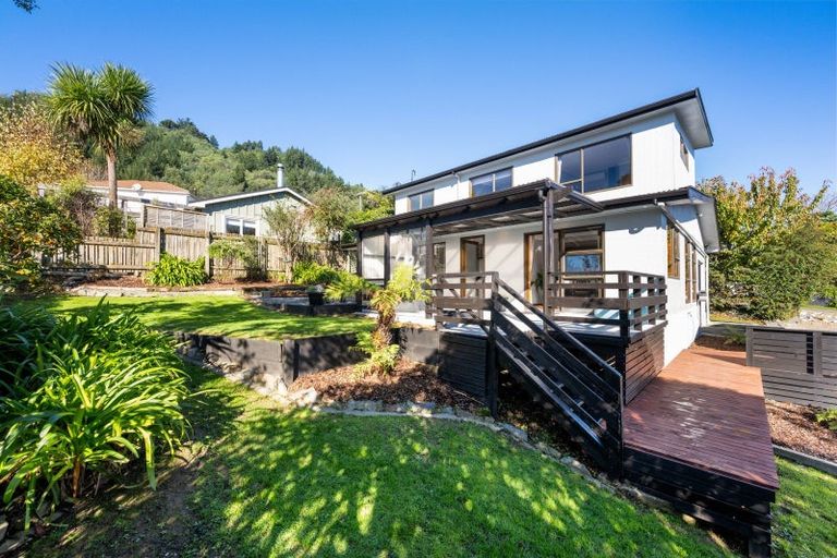 Photo of property in 14 Leicester Street, Picton, 7220