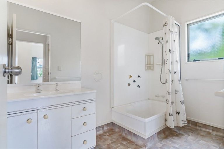 Photo of property in 115 Pohutukawa Crescent, Whangamata, 3620