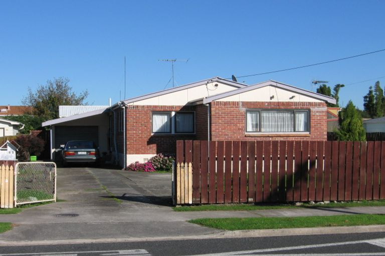 Photo of property in 2/62 Cambridge Terrace, Papatoetoe, Auckland, 2025
