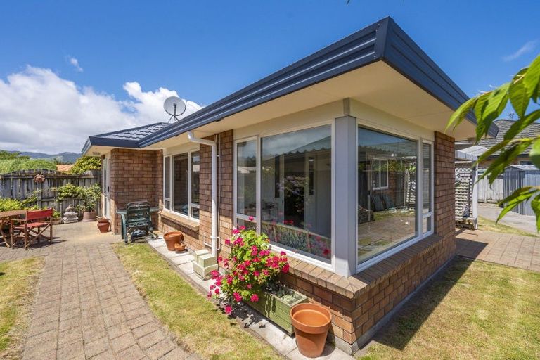 Photo of property in 4 Monterosso Place, Paraparaumu Beach, Paraparaumu, 5032