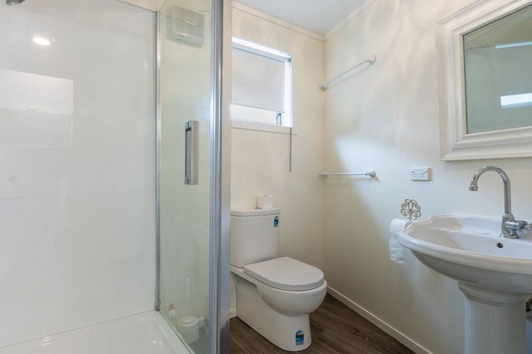 Photo of property in 15 Brazier Grove, Paraparaumu, 5032