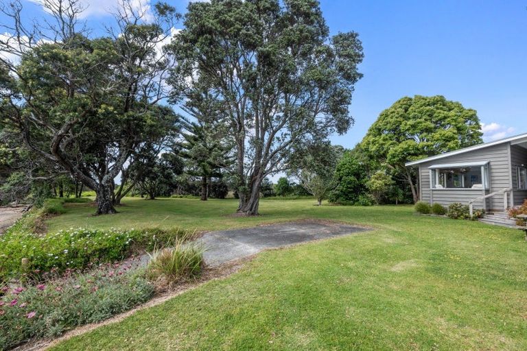 Photo of property in 38 Albany Road, One Tree Point, 0118