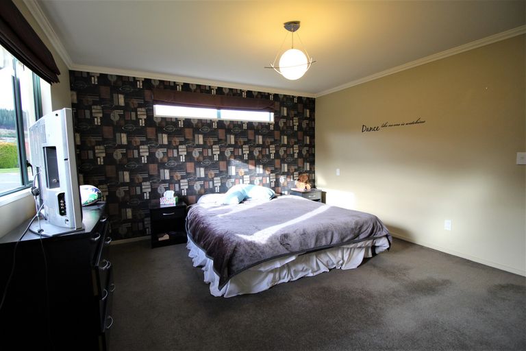 Photo of property in 24 Whitby Street, Clyde, 9330