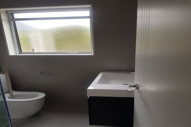 Photo of property in 18 Vazey Way, Hobsonville, Auckland, 0618