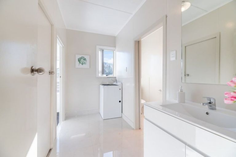 Photo of property in 1/23 Hamilton Road, Papatoetoe, Auckland, 2025