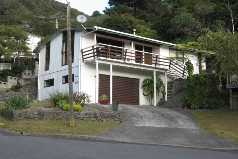 Photo of property in 11 Haven Grove, Naenae, Lower Hutt, 5011