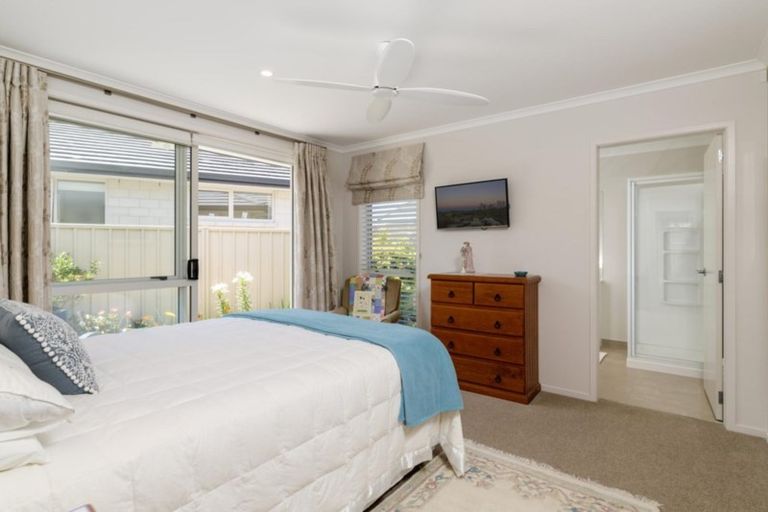 Photo of property in 2 Seashell Drive, Papamoa Beach, Papamoa, 3118