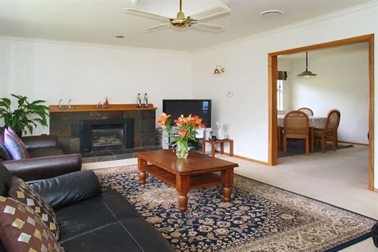 Photo of property in 11 Tui Terrace, Tawa, Wellington, 5028