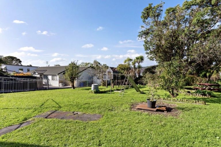 Photo of property in 17 Tramway Road, Beach Haven, Auckland, 0626