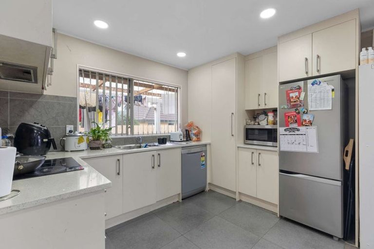 Photo of property in 2/20 Bingara Place, Favona, Auckland, 2024