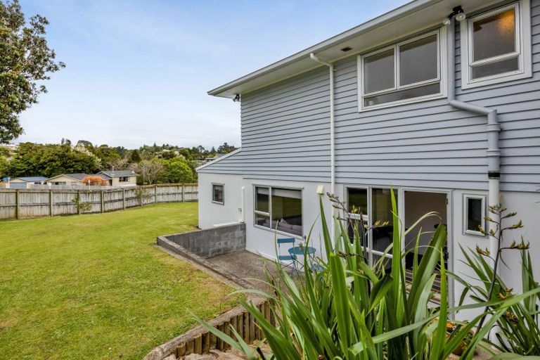 Photo of property in 117 Awanui Street, Merrilands, New Plymouth, 4312