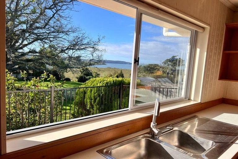 Photo of property in 21 Oakpark Place, West Harbour, Auckland, 0618