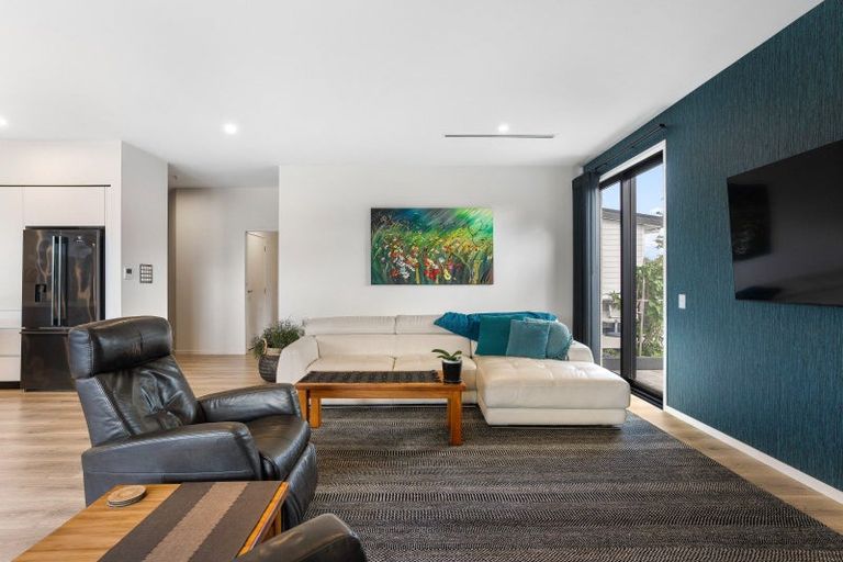 Photo of property in 121 Charleston Avenue, Whangamata, 3620