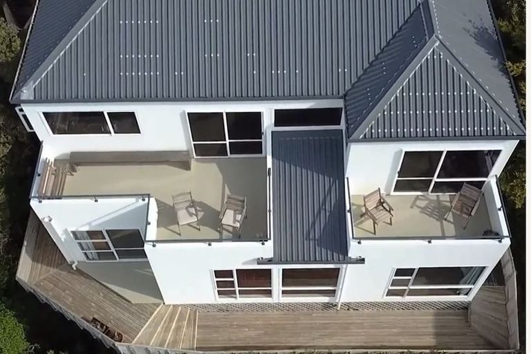 Photo of property in 37 Kahu Road, Paremata, Porirua, 5024