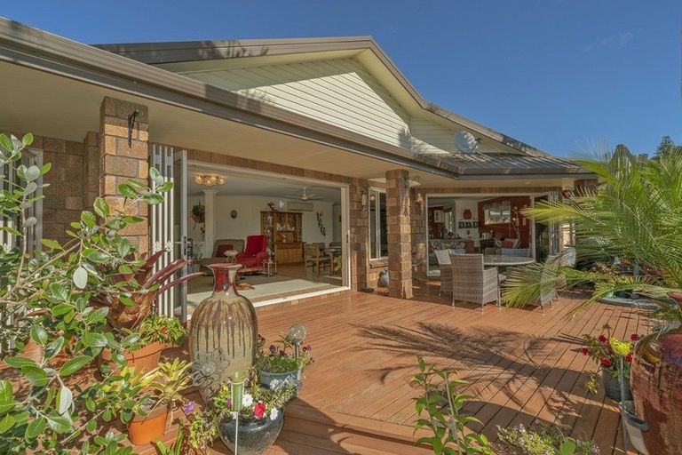 Photo of property in 38 Motukorure Parade, Cooks Beach, Whitianga, 3591