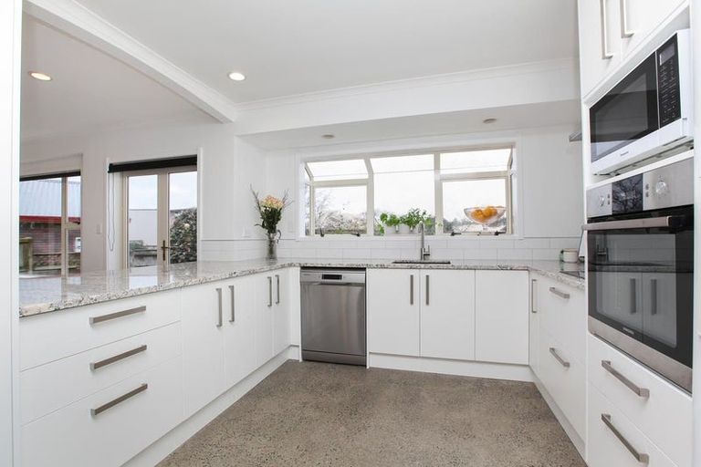 Photo of property in 43 Hastings Place, Hamilton Lake, Hamilton, 3204