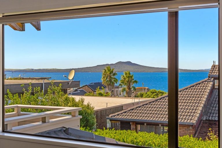 Photo of property in 1/14 Marama Street, Castor Bay, Auckland, 0620