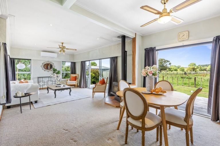 Photo of property in 113 Boord Crescent, Kumeu, 0891