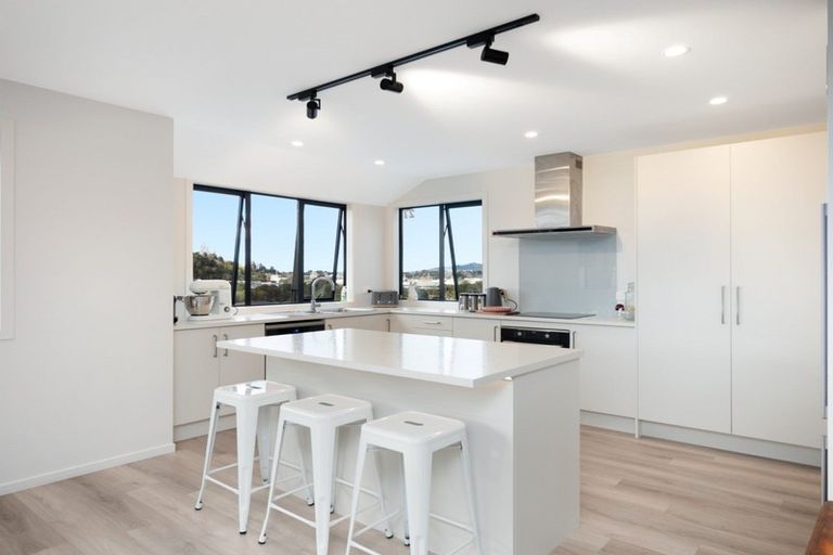 Photo of property in 27 Fairfax Crescent, Pyes Pa, Tauranga, 3112