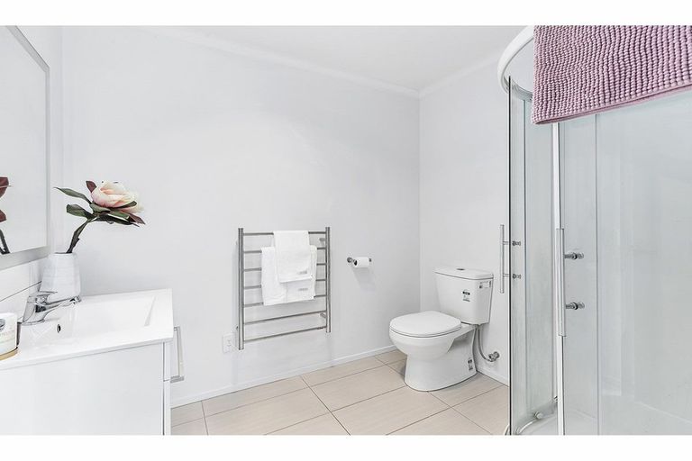 Photo of property in 19 Cresswell Place, Johnsonville, Wellington, 6037