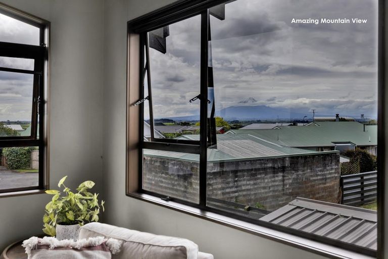 Photo of property in 7 Green Lane, Hawera, 4610