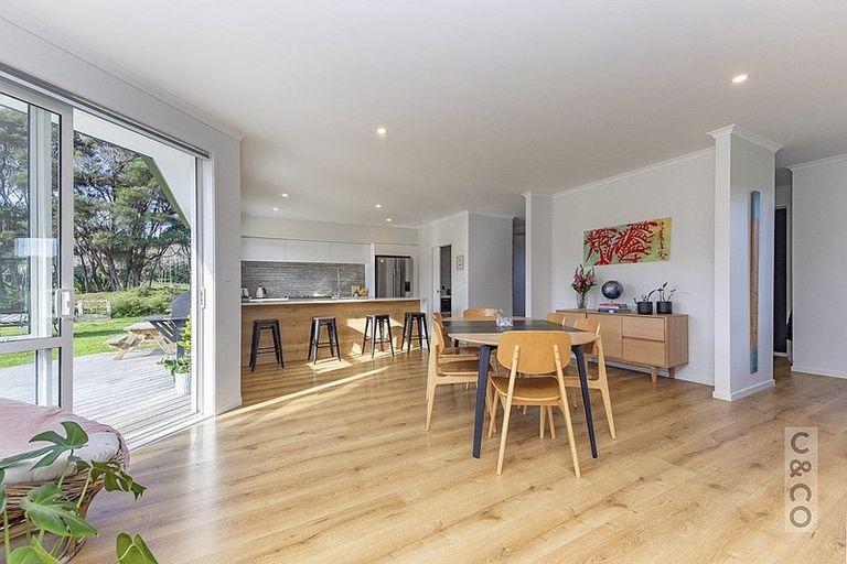 Photo of property in 1293 Old North Road, Helensville, 0875