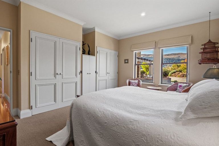 Photo of property in 1 Garland Terrace, Kelvin Heights, Queenstown, 9300