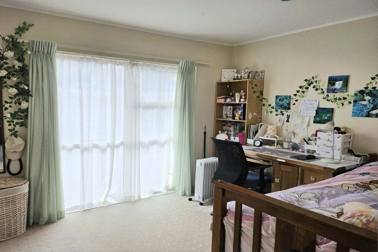 Photo of property in 1 Camerton Close, Northpark, Auckland, 2013