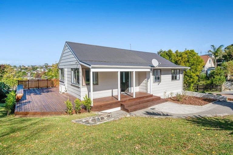 Photo of property in 15 Tacitus Place, Totara Vale, Auckland, 0629