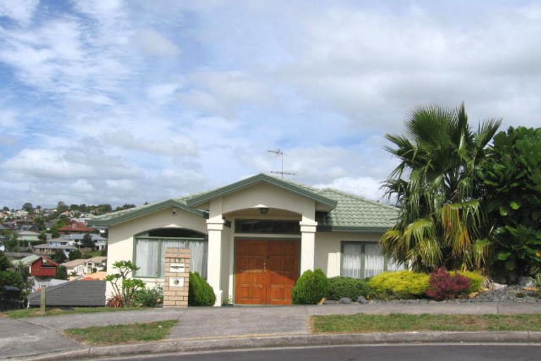 Photo of property in 17 Fulmar Way, Unsworth Heights, Auckland, 0632