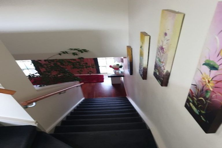 Photo of property in 14 San Domingo Rise, Henderson, Auckland, 0612