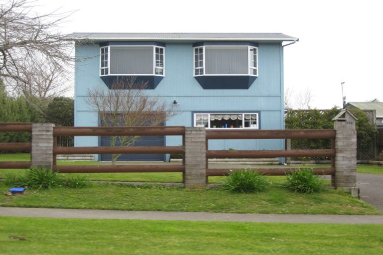 Photo of property in 114a Wairau Road, Oakura, 4314