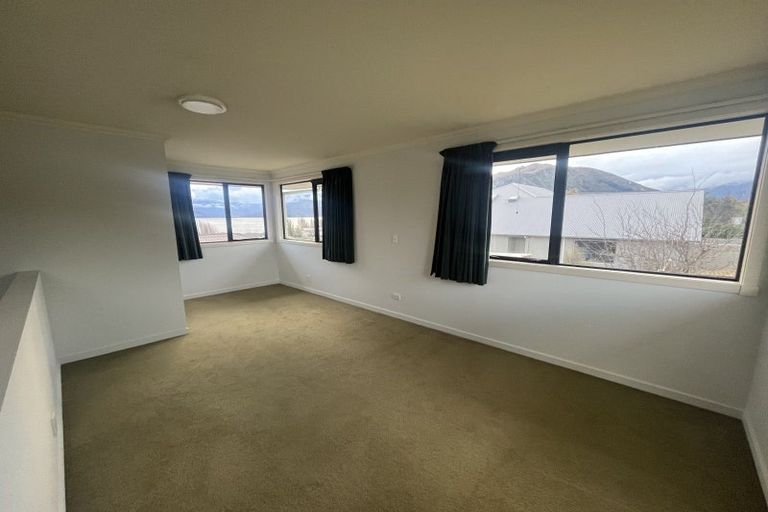 Photo of property in 3 Briar Bank Drive, Wanaka, 9305