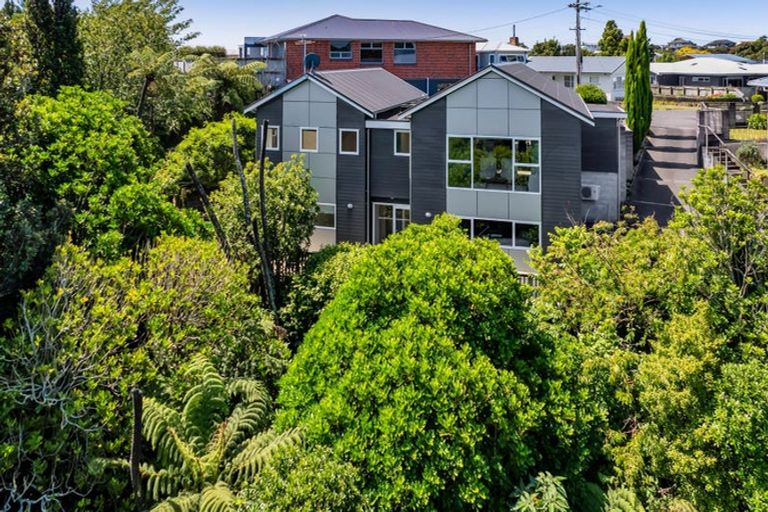 Photo of property in 11 Margaret Place, Merrilands, New Plymouth, 4312