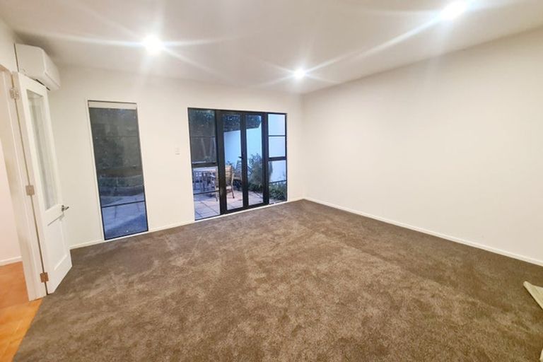 Photo of property in 10b Swanleigh Place, Ilam, Christchurch, 8041