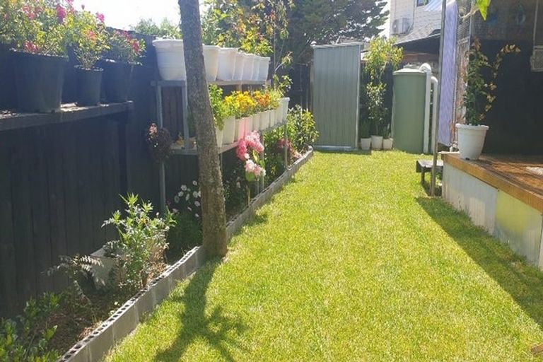 Photo of property in 18b Riverpark Crescent, Henderson, Auckland, 0610